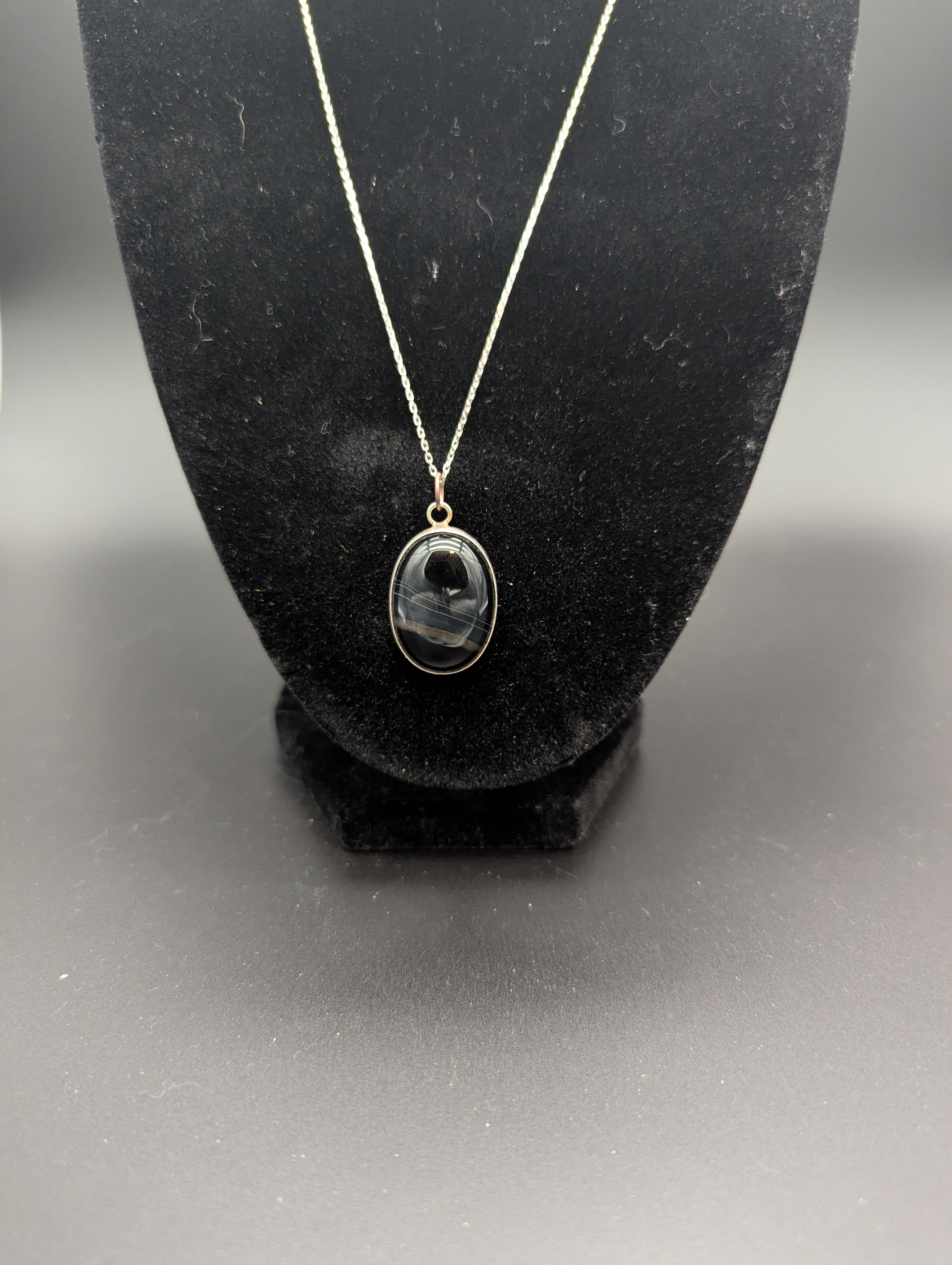 Black Stone Pendant – Obsidian Aureate